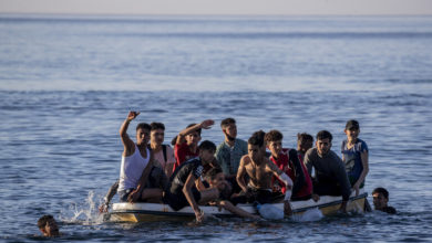 إسبانيا تتهم المغرب بتخفيف سيطرته على الحدود عن قصد