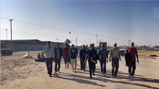 إسرائيل تفرج بشكل مفاجئ عن عمال فلسطينيين من قطاع غزة إسرائيل تفرج بشكل مفاجئ عن عمال فلسطينيين من قطاع غزة