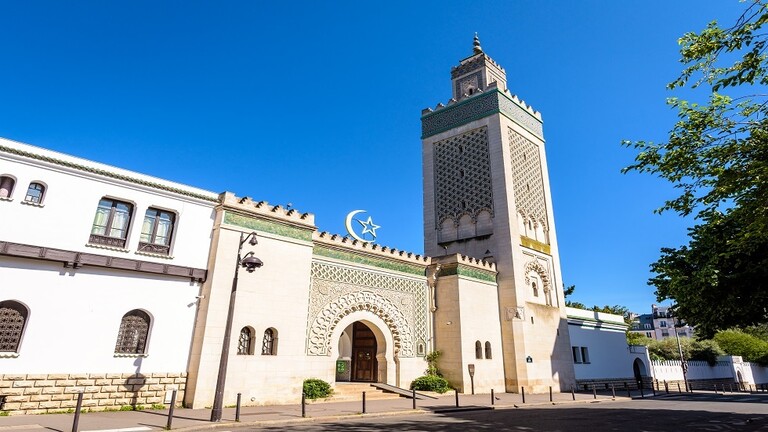 عقب العثور على رأس خنزير بجوار مسجد في فرنسا.. وزير الداخلية يدين الانتهاكات بحق المسلمين عقب العثور على رأس خنزير بجوار مسجد في فرنسا.. وزير الداخلية يدين الانتهاكات بحق المسلمين