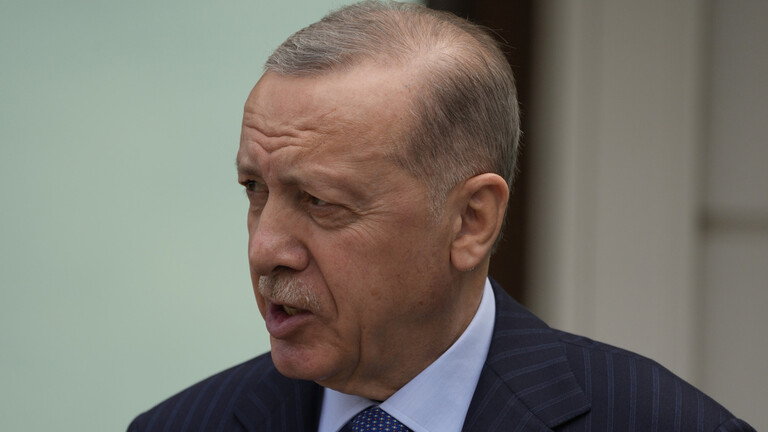 أردوغان: تركيا تتابع الوضع في أوكرانيا عن كثب أردوغان: تركيا تتابع الوضع في أوكرانيا عن كثب